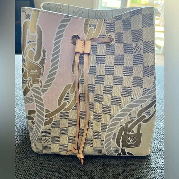 Louis Vuitton Handbags - Louis Vuitton Pink and Gold Shoulder Bag